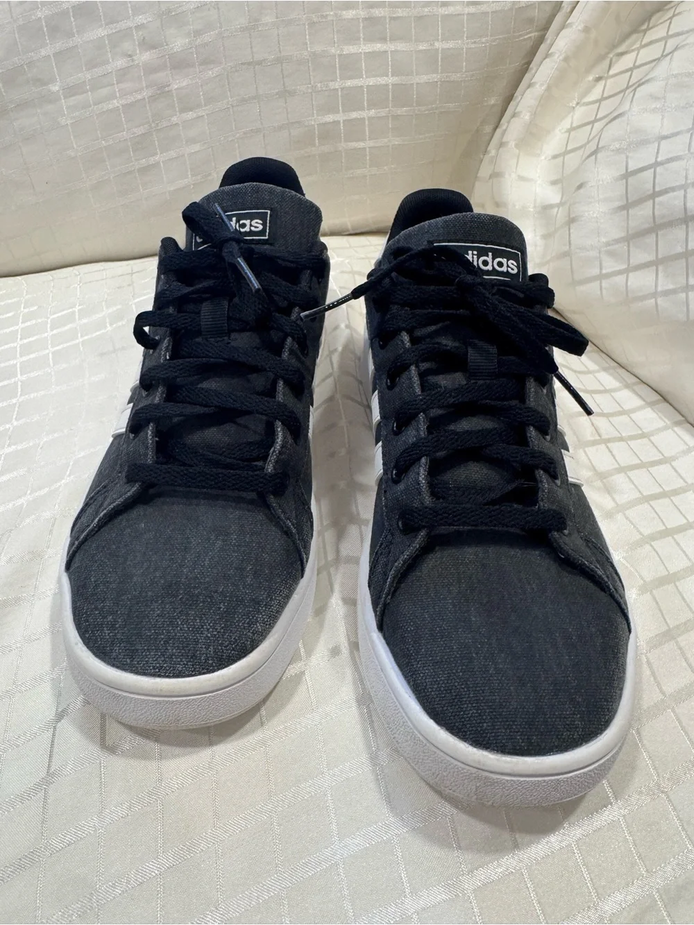 adidas sleek low